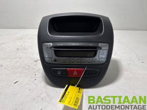 Begagnade CD-spelare med radio Toyota Aygo (B10) 1.0 12V VVT-i Pris € 59,99 Marginaltabell erbjuds av Bastiaan Autodemontage
