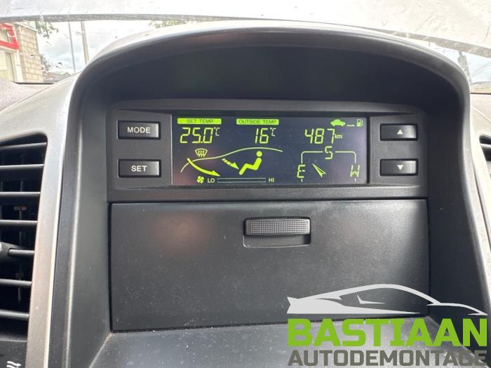 Innerdisplay från en Chevrolet Captiva (C100) 2.4 16V 4x4 2008