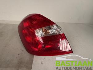 Begagnade Baklykta, vänster Skoda Fabia II (5J) 1.2 TSI Pris € 34,99 Marginaltabell erbjuds av Bastiaan Autodemontage