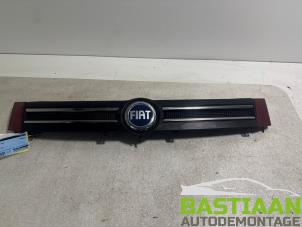 Begagnade Grill Fiat Panda (169) 1.2 Fire Pris € 24,99 Marginaltabell erbjuds av Bastiaan Autodemontage