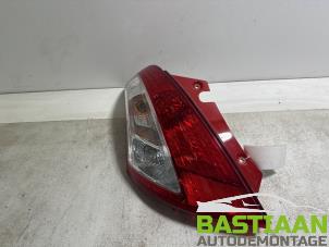 Begagnade Baklykta, vänster Suzuki Swift (ZA/ZC/ZD) 1.2 16V Pris € 74,99 Marginaltabell erbjuds av Bastiaan Autodemontage