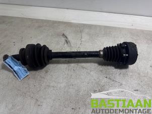 Gebruikte Homokineetas links-voor Volkswagen Polo IV (9N1/2/3) 1.4 16V Prijs € 34,99 Margeregeling aangeboden door Bastiaan Autodemontage