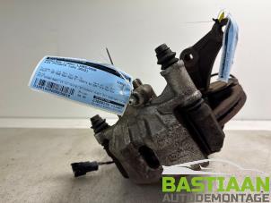 Begagnade Främre bromsok, vänster Kia Picanto (TA) 1.0 12V Pris € 29,95 Marginaltabell erbjuds av Bastiaan Autodemontage