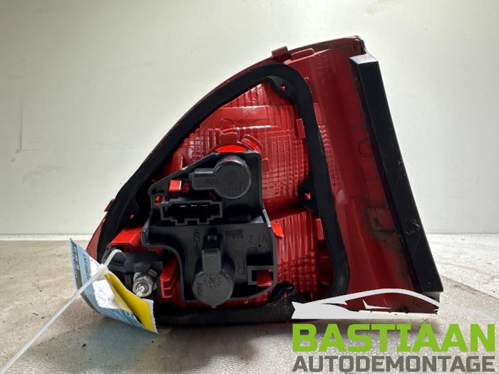 Baklykta, höger från en Seat Exeo (3R2) 2.0 TDI 16V 2009