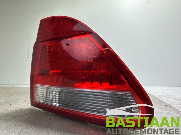 Baklykta, höger från en Seat Exeo (3R2) 2.0 TDI 16V 2009