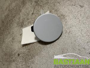 Gebruikte Afdekkap Sleepoog voor Ford Fiesta 6 (JA8) 1.0 SCI 12V 80 Prijs € 24,99 Margeregeling aangeboden door Bastiaan Autodemontage