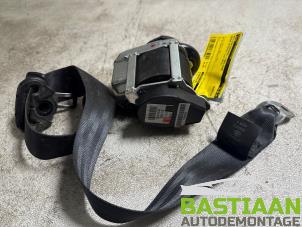 Begagnade Främre säkerhetsbälte, vänster Skoda Octavia Combi (1Z5) 1.2 TSI Pris € 49,99 Marginaltabell erbjuds av Bastiaan Autodemontage