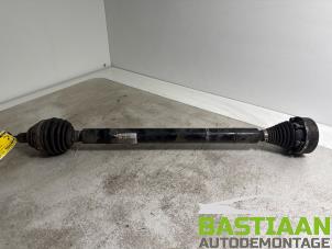 Begagnade Drivaxel, höger fram Skoda Octavia Combi (1Z5) 1.2 TSI Pris € 49,99 Marginaltabell erbjuds av Bastiaan Autodemontage