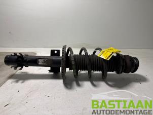 Gebruikte Schokdemper rechts-voor Volkswagen Polo V (6R) 1.2 TSI 16V BlueMotion Technology Prijs € 49,99 Margeregeling aangeboden door Bastiaan Autodemontage
