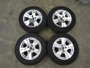 Używane Zestaw felg sportowych + opony Citroen C4 Cactus (0B/0P) 1.6 Blue Hdi 100 Cena € 550,00 Procedura marży oferowane przez De Vos Onderdelen
