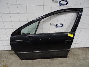 Gebruikte Portier 4Deurs links-voor Peugeot 407 (6D) 2.2 16V Prijs € 150,00 Margeregeling aangeboden door De Vos Onderdelen