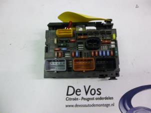 Begagnade Säkringsbox Peugeot 308 (4A/C) 1.6 HDi 16V Pris € 135,00 Marginaltabell erbjuds av De Vos Onderdelen