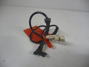 Gebruikte ABS Sensor Citroen C4 Berline (LC) 2.0 16V Prijs € 20,00 Margeregeling aangeboden door De Vos Onderdelen