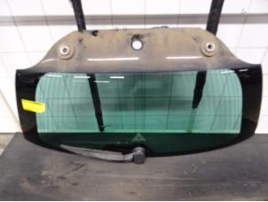 Używane Szyba tylna Peugeot 407 SW (6E) 3.0 V6 24V VVT Cena € 160,00 Procedura marży oferowane przez De Vos Onderdelen