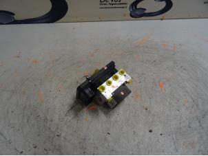 Gebruikte ABS Pomp Citroen C3 Picasso Prijs € 135,00 Margeregeling aangeboden door De Vos Onderdelen