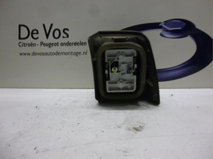 Achterlicht links van een Citroën Xantia Break (X1/2) 2.0i 16V 1995