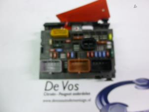 Begagnade Säkringsbox Peugeot 308 (4A/C) 1.6 VTI 16V Pris € 135,00 Marginaltabell erbjuds av De Vos Onderdelen
