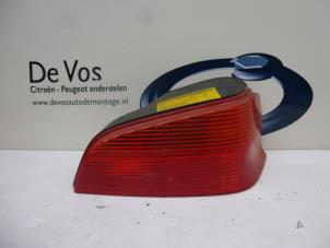 Gebruikte Achterlicht rechts Peugeot 106 II 1.1 XN,XR,XT,Accent Prijs € 35,00 Margeregeling aangeboden door De Vos Onderdelen
