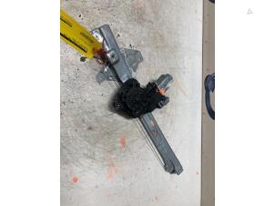 Gebruikte Ruitmechaniek 4Deurs links-voor Citroen DS4 Prijs € 80,00 Margeregeling aangeboden door De Vos Onderdelen