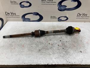 Gebruikte Aandrijfas rechts-voor Citroen DS5 Prijs € 90,00 Margeregeling aangeboden door De Vos Onderdelen