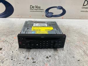 Gebruikte Radio CD Speler Peugeot 307 (3A/C/D) 1.6 16V Prijs € 100,00 Margeregeling aangeboden door De Vos Onderdelen