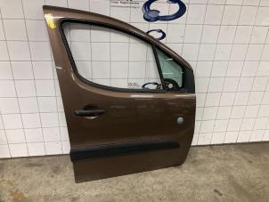 Używane Drzwi prawe przednie wersja 4-drzwiowa Peugeot Partner Tepee (7A/B/C/D/E/F/G/J/P/S) 1.6 HDI 92 Cena € 300,00 Procedura marży oferowane przez De Vos Onderdelen