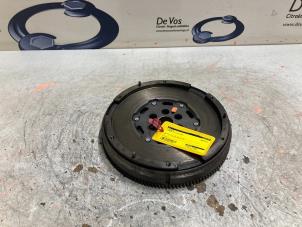 Używane Kolo zamachowe Citroen C4 Berline (NC) 1.6 e-HDI Cena € 160,00 Procedura marży oferowane przez De Vos Onderdelen