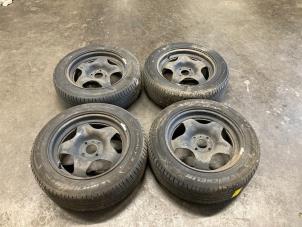 Begagnade Hjuluppsättning + däck Citroen C3 (SX/SW) 1.2 12V e-THP PureTech 110 Pris € 320,00 Marginaltabell erbjuds av De Vos Onderdelen