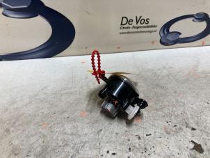 Gebruikte Verstraler rechts Citroen C3 Aircross I (2C/2R) 1.2 e-THP PureTech 130 Prijs € 60,00 Margeregeling aangeboden door De Vos Onderdelen