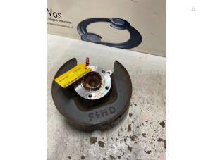 Używane Tylna piasta kola Opel Combo Life/Tour 1.2 110 Cena € 80,00 Procedura marży oferowane przez De Vos Onderdelen