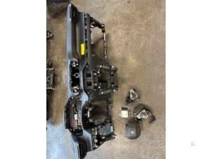 Begagnade Airbagset + modul Peugeot 208 II (UB/UH/UP) 1.2 Vti 12V PureTech 100 Pris € 1.815,00 Inklusive moms erbjuds av De Vos Onderdelen