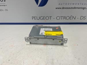 Używane Radio Peugeot 208 I (CA/CC/CK/CL) 1.2 Vti 12V PureTech 82 Cena € 160,00 Procedura marży oferowane przez De Vos Onderdelen