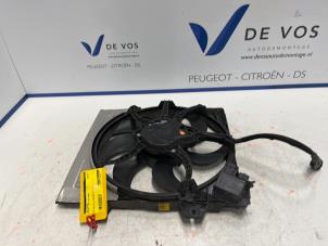 Gebruikte Koelvinhuis Peugeot 208 II (UB/UH/UP) 1.5 BlueHDi 100 Prijs € 135,00 Margeregeling aangeboden door De Vos Onderdelen