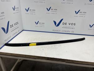 Gebruikte Dakrail rechts DS Automobiles DS4 Prijs € 60,00 Margeregeling aangeboden door De Vos Onderdelen