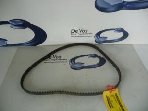 Używane Pas rozrzadu Peugeot 208 Cena € 25,00 Procedura marży oferowane przez De Vos Onderdelen