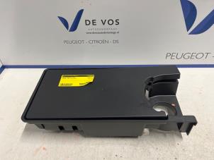 Begagnade Däckreparationssats Peugeot 308 (F3/FB/FH/FM/FP) 1.2 PureTech Hybrid 136 Pris € 55,00 Marginaltabell erbjuds av De Vos Onderdelen