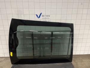 Używane Szyberdach Peugeot 308 SW (L4/L9/LC/LJ/LR) 1.2 12V e-THP PureTech 110 Cena € 450,00 Procedura marży oferowane przez De Vos Onderdelen