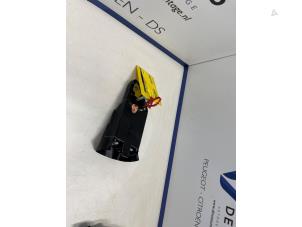 Gebruikte Schuifdeur Slotmechaniek rechts Peugeot Expert Prijs € 50,00 Margeregeling aangeboden door De Vos Onderdelen