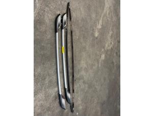 Gebruikte Dakrail set Citroen C3 Picasso (SH) 1.6 16V VTI 120 Prijs € 200,00 Margeregeling aangeboden door De Vos Onderdelen