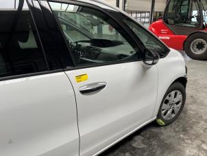 Begagnade Framdörr, 4-dörrars, höger Citroen C4 Picasso (3D/3E) 1.2 12V PureTech 130 Pris € 400,00 Marginaltabell erbjuds av De Vos Onderdelen