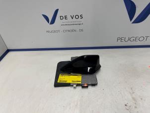 Begagnade Antenn Peugeot 2008 (UD/UK/UR/US/UX) 1.2 VTi 12V PureTech 130 Pris € 300,00 Marginaltabell erbjuds av De Vos Onderdelen