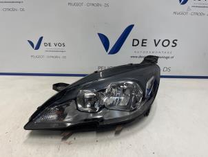 Gebruikte Linker Koplamp Peugeot 308 SW (L4/L9/LC/LJ/LR) 1.6 HDi 92 16V Prijs € 200,00 Margeregeling aangeboden door De Vos Onderdelen