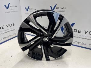 Gebruikte Velg Peugeot 2008 (UD/UK/UR/US/UX) 1.2 VTi 12V PureTech 100 Prijs € 180,00 Margeregeling aangeboden door De Vos Onderdelen