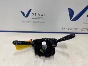 Używane Przelacznik Combi kolumny kierownicy Peugeot Expert (V1/VA/VB/VE/VF/VT/VY) 2.0 Blue HDi 145 16V Cena € 350,00 Procedura marży oferowane przez De Vos Onderdelen