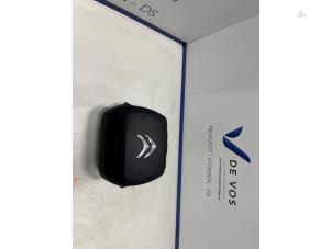 Gebruikte Airbag links (Stuur) Citroen C4 Cactus (0B/0P) 1.2 PureTech 82 12V Prijs € 250,00 Margeregeling aangeboden door De Vos Onderdelen