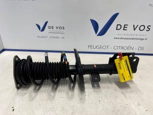 Używane Amortyzator prawy przód Peugeot Partner (EA//EF/EN/EU) 1.5 BlueHDi 100 Cena € 90,00 Procedura marży oferowane przez De Vos Onderdelen