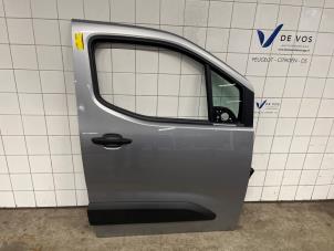 Używane Drzwi prawe przednie wersja 4-drzwiowa Peugeot Partner (EA//EF/EN/EU) 1.5 BlueHDi 100 Cena € 450,00 Procedura marży oferowane przez De Vos Onderdelen