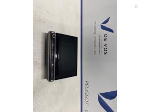 Gebruikte Display Interieur Citroen C3 Aircross I (2C/2R) 1.2 e-THP PureTech 110 Prijs € 300,00 Margeregeling aangeboden door De Vos Onderdelen