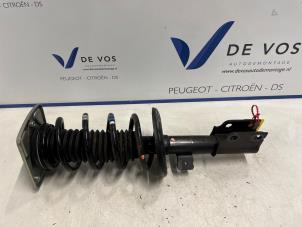 Gebruikte Voorpoot links Citroen Jumpy 2.0 Blue HDI 150 Prijs € 80,00 Margeregeling aangeboden door De Vos Onderdelen