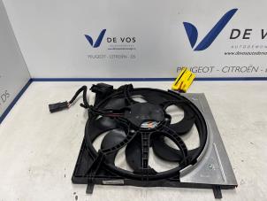 Gebruikte Koelvinhuis Peugeot 208 II (UB/UH/UP) 1.2 Vti 12V PureTech 75 Prijs € 160,00 Margeregeling aangeboden door De Vos Onderdelen